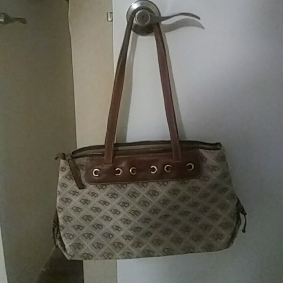 Dooney and Bourke handbag - Picture 2 of 7